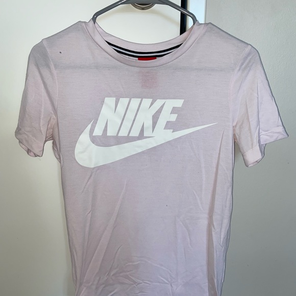 Pink Nike t shirt - Picture 1 of 3